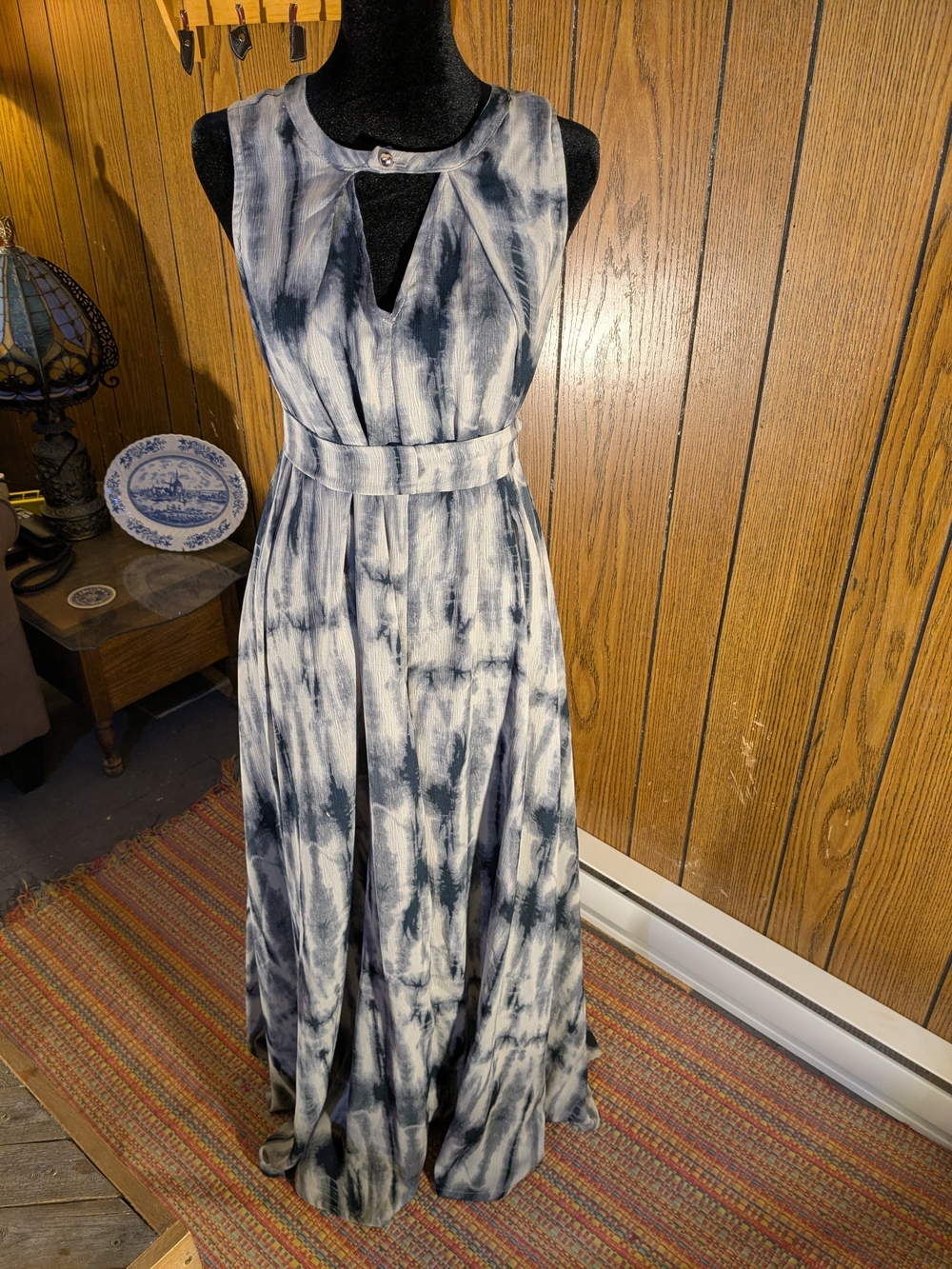 REMA Aparellel Sleeveless Navy and White Tie-Dye Marie Maxi SwingDress with Belt - Picture 2 of 7